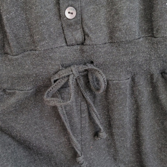 Aritzia TNA Sandbanks Sleeveless Romper Shorts, Charcoal Grey, Womens Si… - Picture 5 of 7